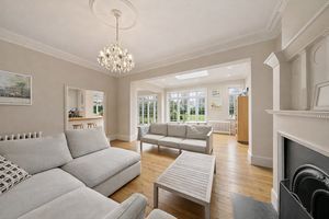 Family Room- click for photo gallery